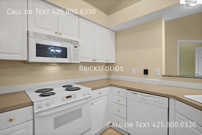 Building Photo - 702 228th St SW