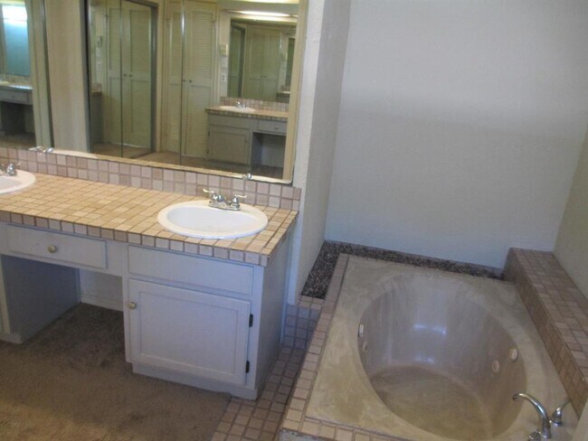 Building Photo - 16022 Sierra Vista Dr