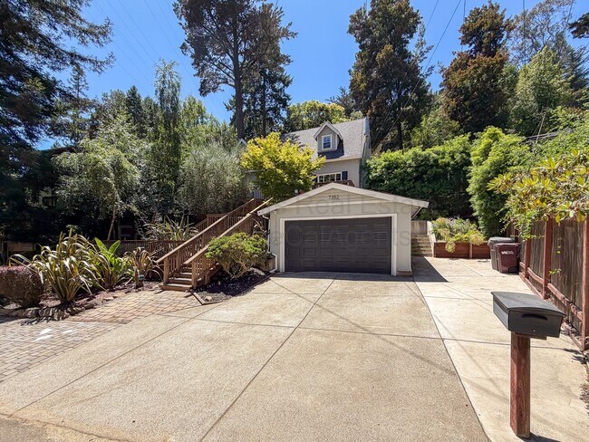 Building Photo - 7352 Saroni Dr
