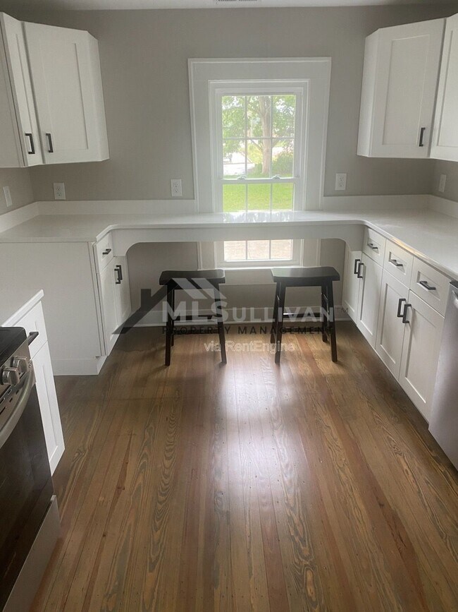 Building Photo - 229 W Elm St