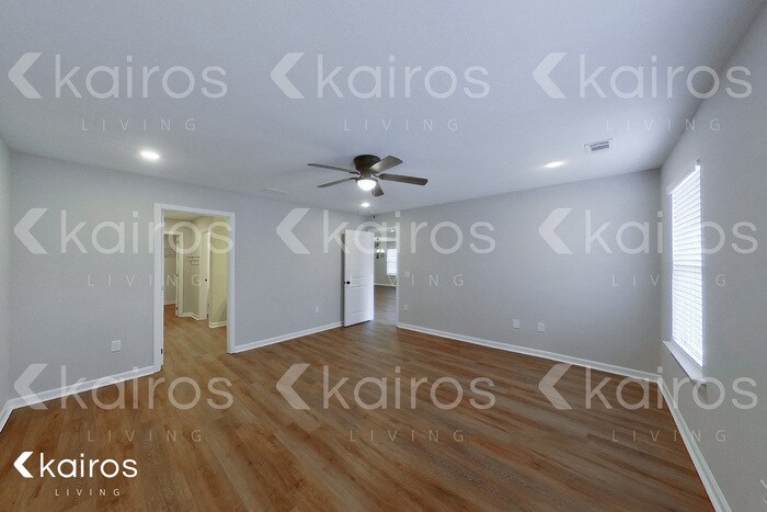Building Photo - 11 Cottage Grove Dr