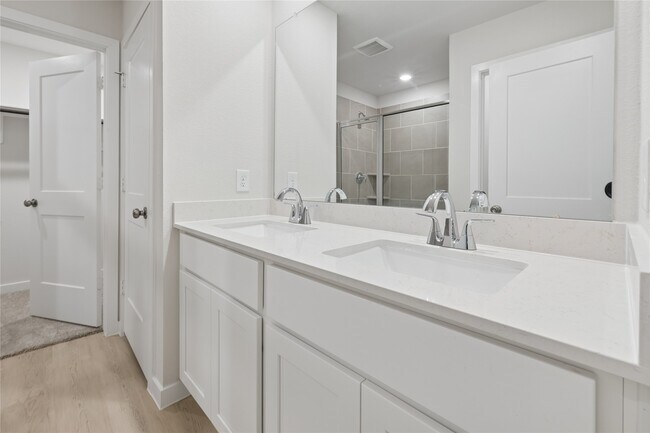 Building Photo - 7942 Alset Dr