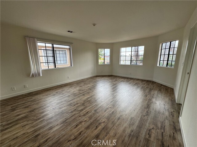 Building Photo - 524 S Catalina Ave
