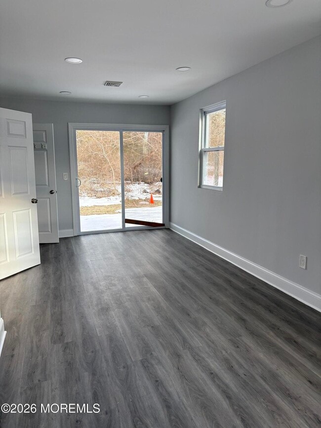 Building Photo - 105 Floyd Ln