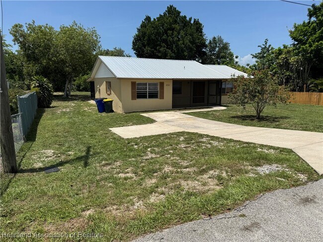 Building Photo - 1834 Koy Dr