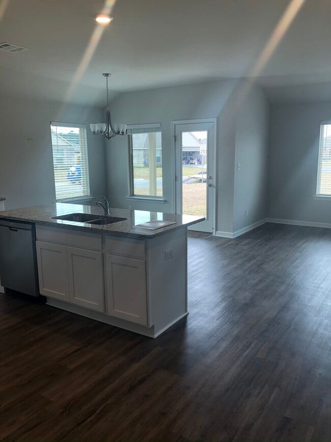 Building Photo - 37085 Rustic Ln