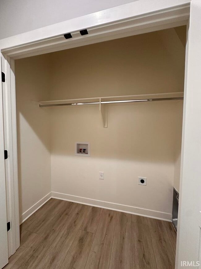 Building Photo - 3824 High Pointe Dr