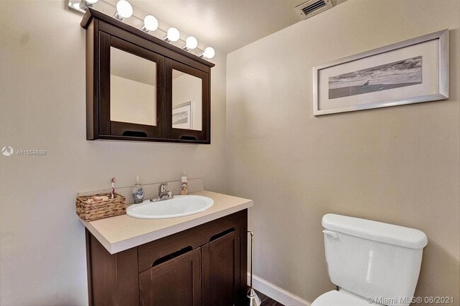 Building Photo - 3800 S Ocean Dr