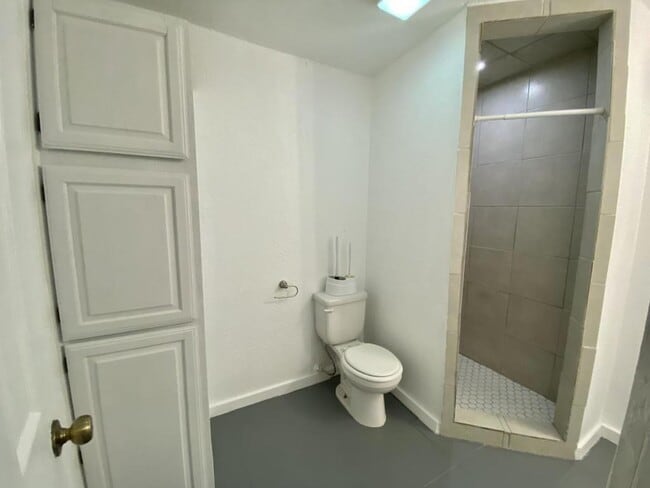 Building Photo - 1132 W French Pl, Unit 4