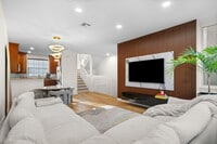 Building Photo - 1213 Tequesta St