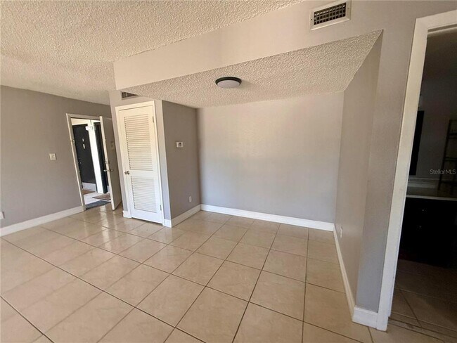 Building Photo - 127 Springwood Cir