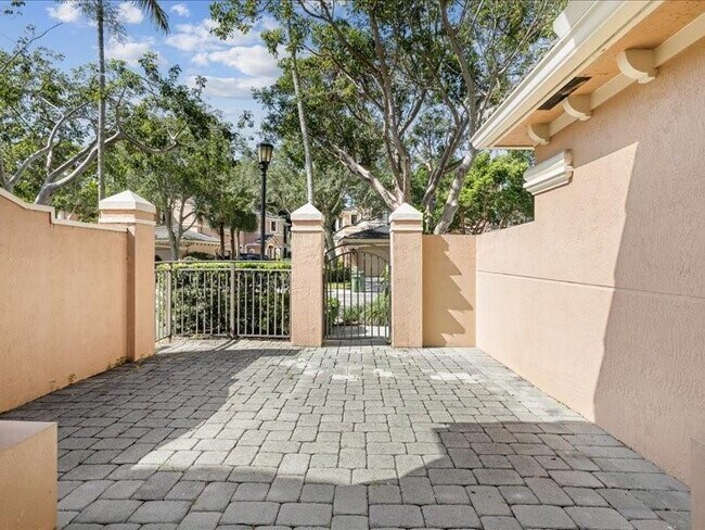 Building Photo - 2798 Center Ct Dr
