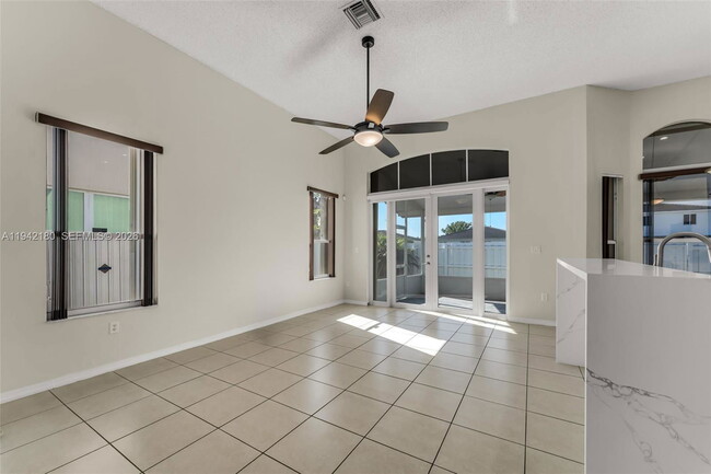 Building Photo - 18560 NE 3rd Ct