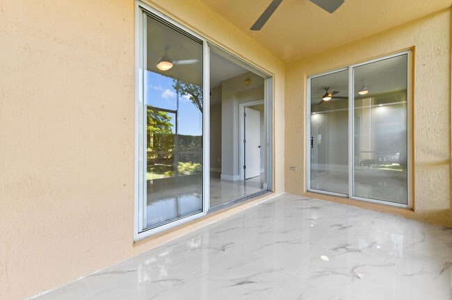 Building Photo - 12510 Crystal Pointe Dr