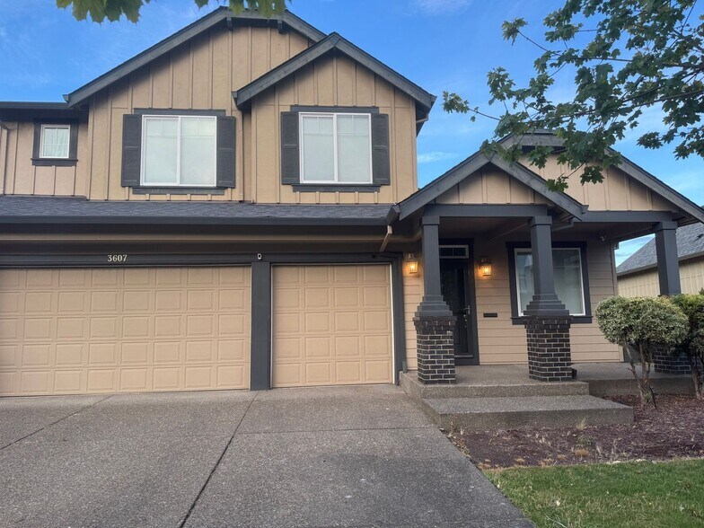 Building Photo - 3607 Hoodview Dr