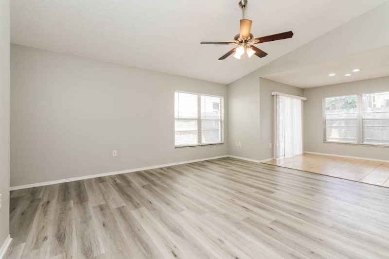 Building Photo - 648 Lake Dexter Cir