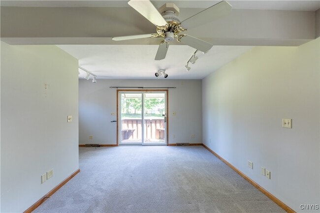 Building Photo - 8686 Maple Ln