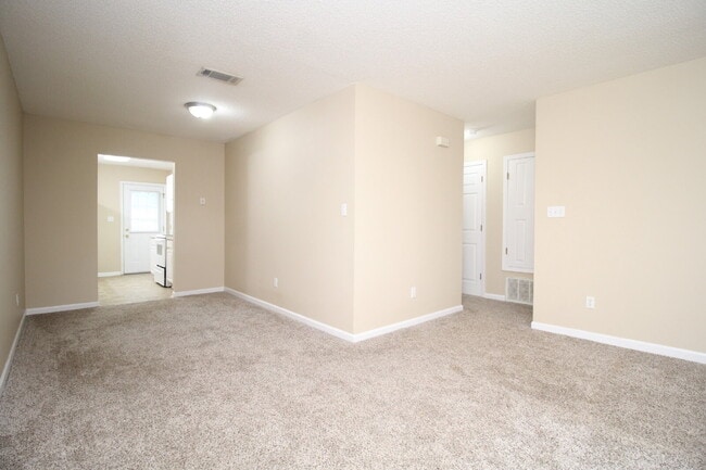 Building Photo - 2-Bed, 2-Bath Milton Duplex Minutes from Whiting Field – Pet Friendly with Lawn Maintenance Inclu...