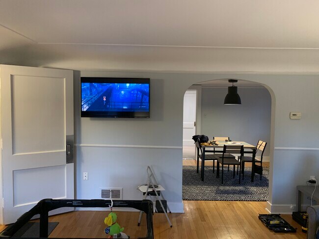 Building Photo - 1222 Beaconsfield Ave