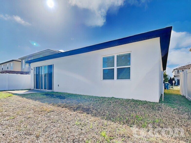 Building Photo - 676 Meadow Pointe Dr