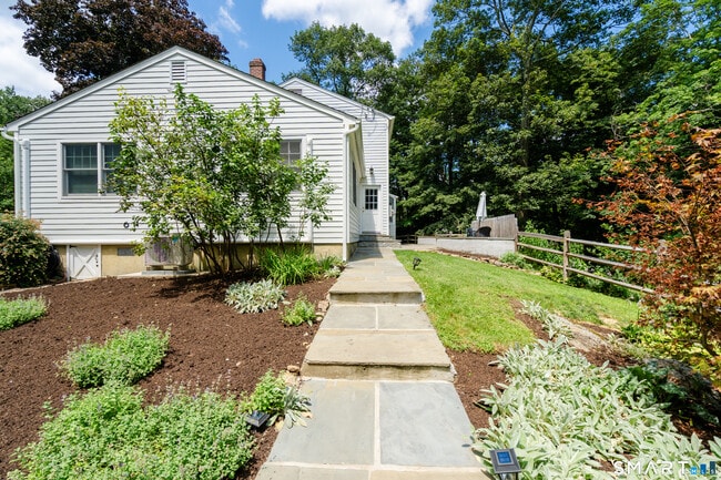 Building Photo - 1005 Smith Ridge Rd