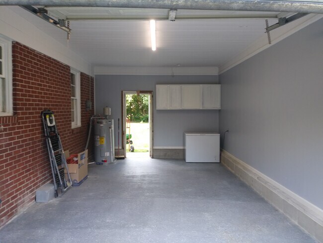Building Photo - 2100 Opal St