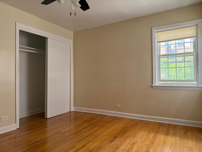 Building Photo - 5534 N Campbell Ave