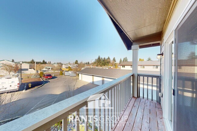 Building Photo - Cute 2 Bed in the heart of Yelm!