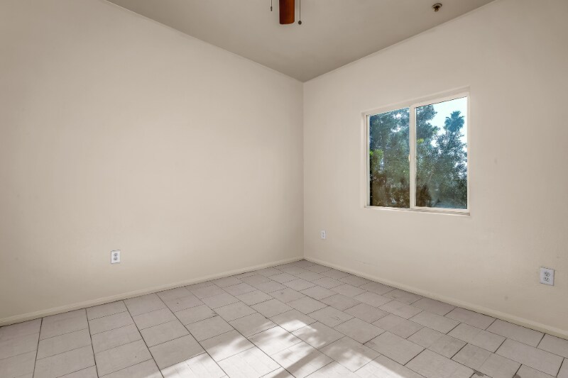 Building Photo - 5869 S Figueroa St