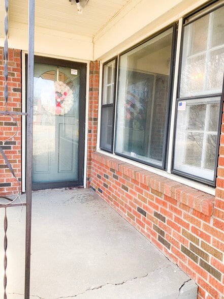 Building Photo - 4509 N Rockwell Ave