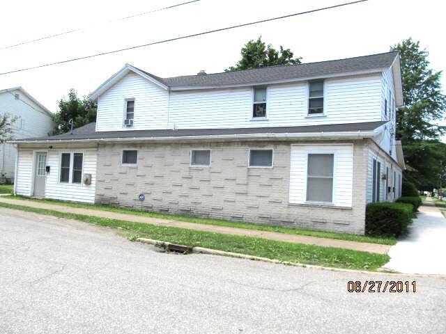 Building Photo - 75 Clinton St