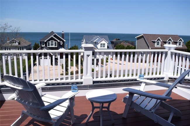Building Photo - 938 Sound Shore Rd