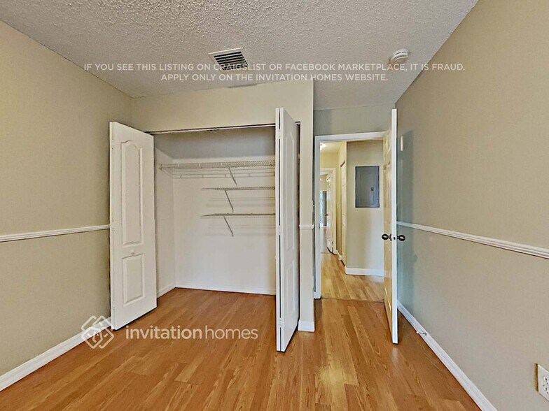 Building Photo - 9621 SW 164th Ct