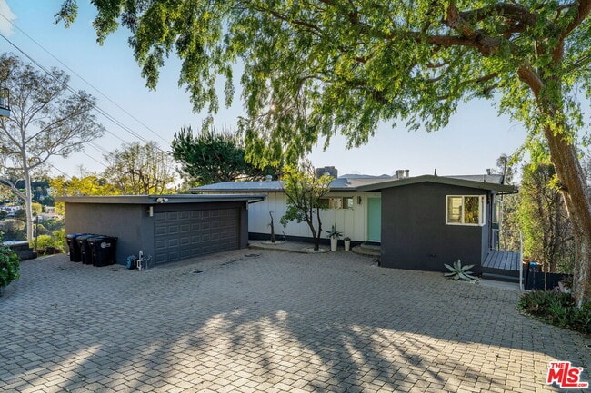 Building Photo - 1313 Corona Dr