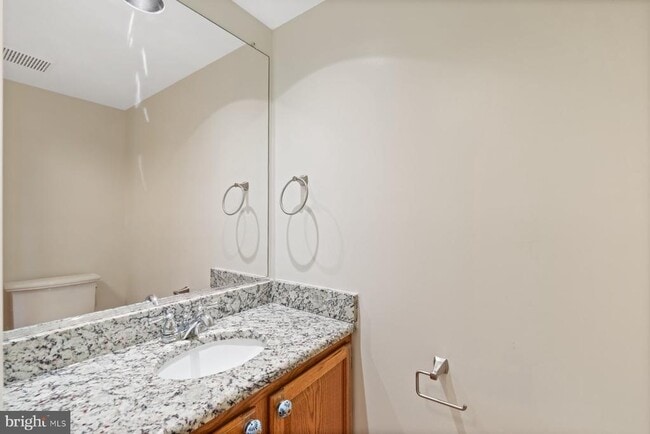 Building Photo - 4970 Manor House Ct