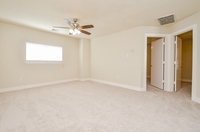 Building Photo - 3935 Federal Ln