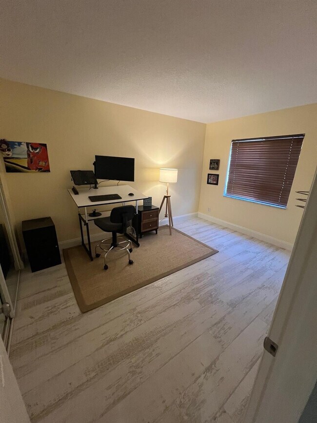 Building Photo - 312 Southwind Dr