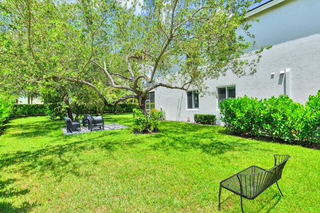 Building Photo - 4661 Manderly Dr