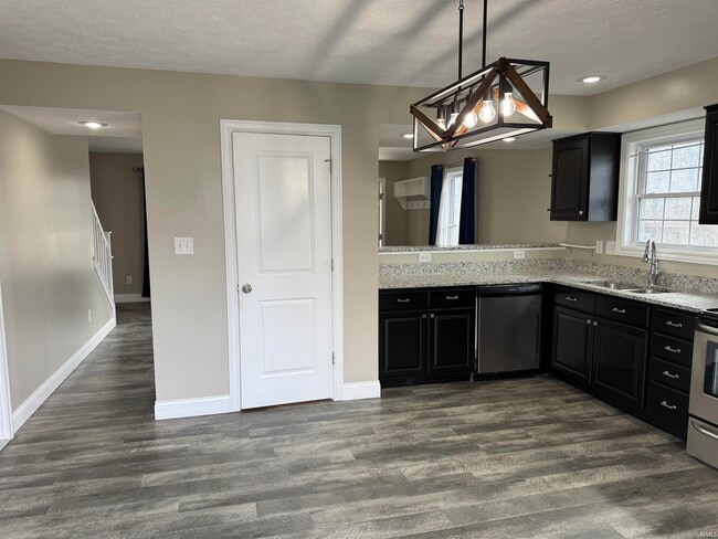 Building Photo - 2320 S Samuel Ln