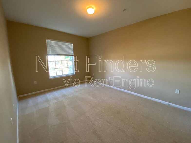 Building Photo - 7990 Baymeadows Rd E