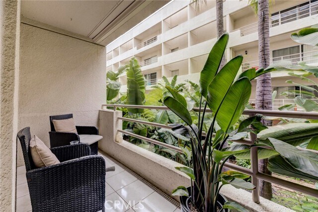 Building Photo - 1131 Alta Loma Rd