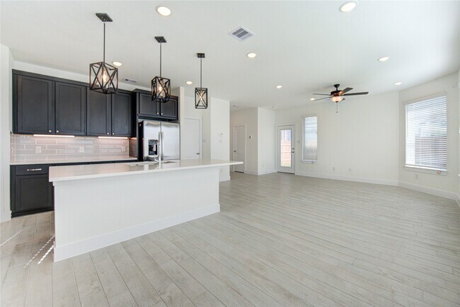 Building Photo - 7630 Meadow Mouse Ln