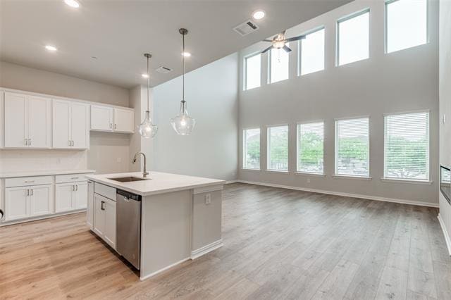 Building Photo - 8343 Challenger Ln