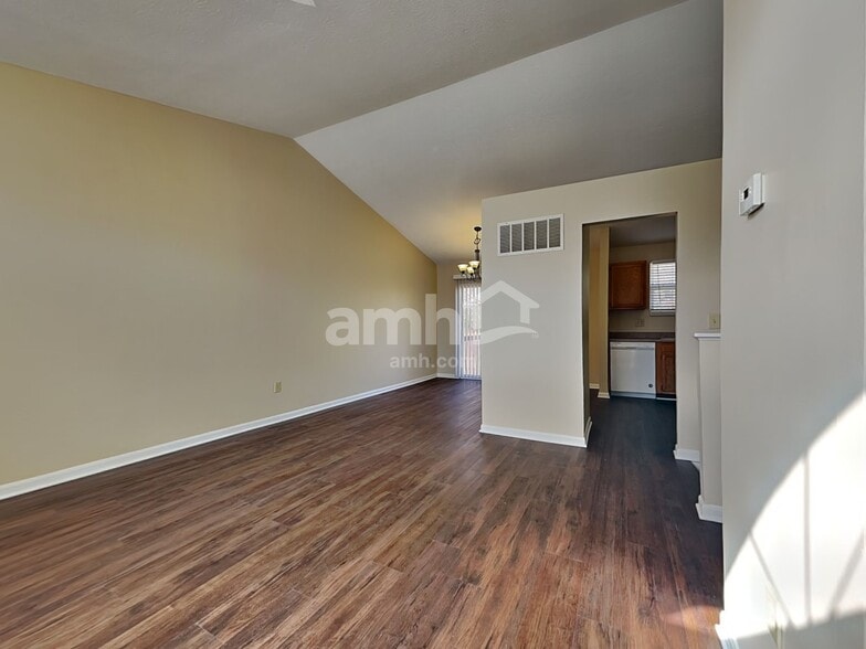 Building Photo - 7 Grouse Dr