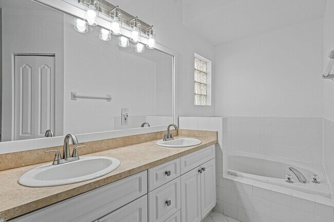 Building Photo - 11255 NW 53rd Ln