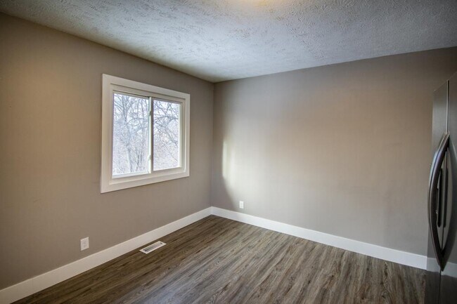 Building Photo - 2826 Bryan Ave