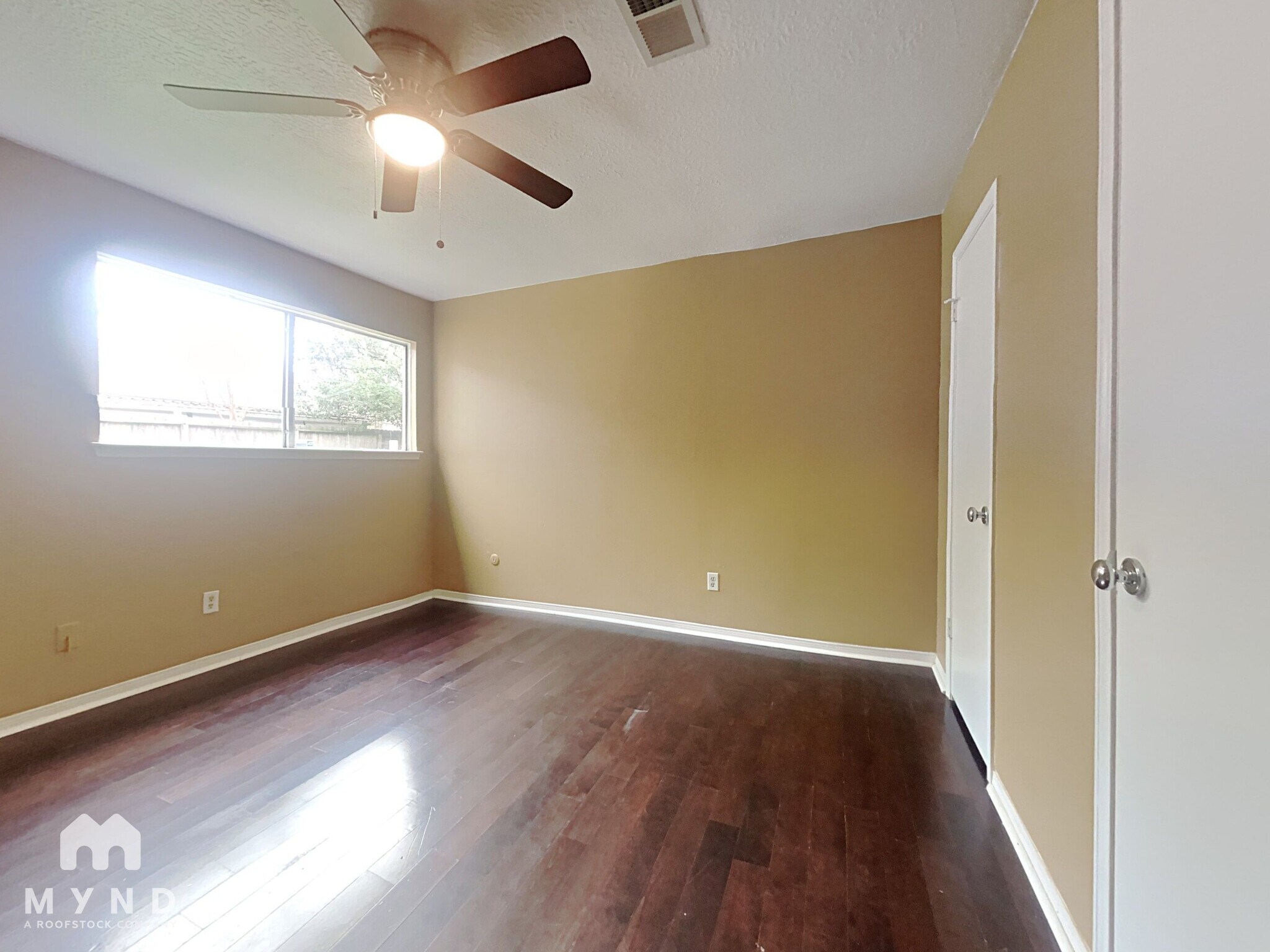 Building Photo - 2103 Woodland Springs St