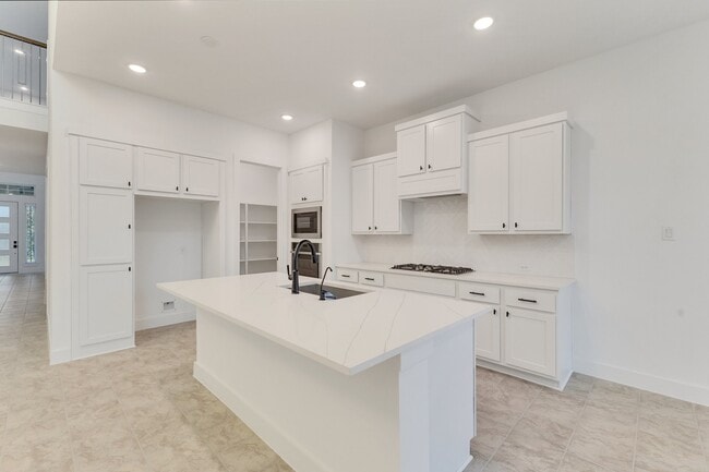 Building Photo - 8127 Fenway Hts Dr