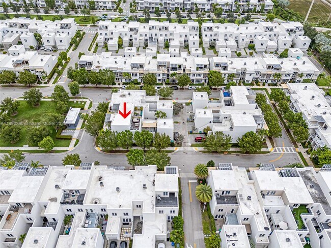 Building Photo - 10560 NW 64th Terrace