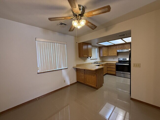 Building Photo - 2 bed 2.5 bath great location BHCRENT.COM to schedule a viewing